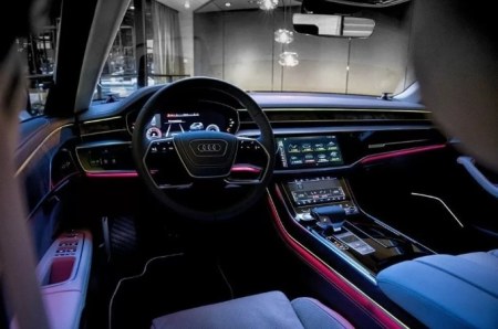 Audi Q8 салон