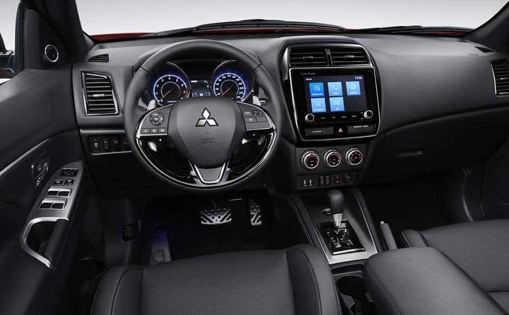 Новый автомобиль до 1,5 миллиона Mitsubishi ASX внутри