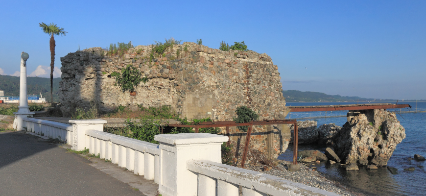 крепость Диоскурия, Сухум, Абхазия