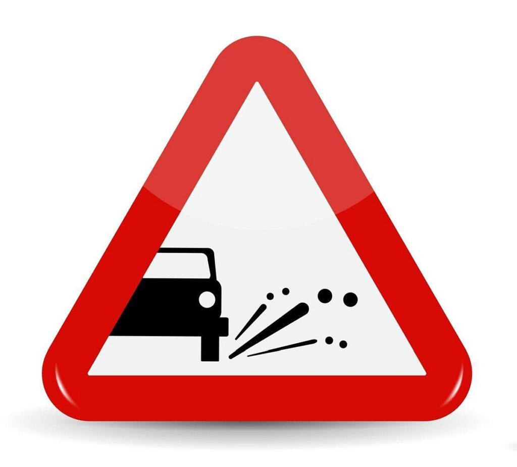 Предупреждающие дорожные знаки Выброс гравия